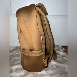 dagne dover S dakota backpack in camel (original DD logo) Dagne Dover Dakota Backpack Review main image 4